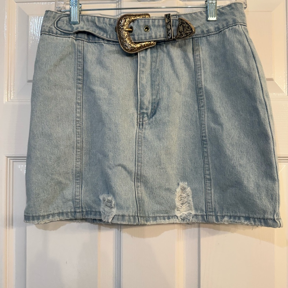 Le Lis Light Wash Denim Mini Skirt with Decorative Silver Belt Buckle
